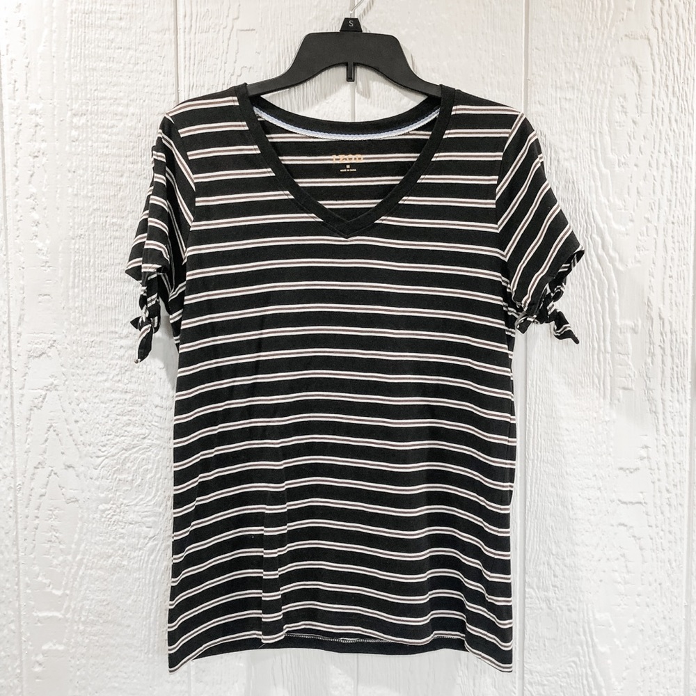 Izod V Neck Tee, Cold Shoulder Sleeve Tee, T Shirt, v Neck T Shirt